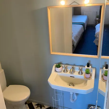 Chambre De 4 - Sanctuaire De Notre-Dame De Lourdes - Salle De Bain Privative Et Cuisine Partagee דירה *